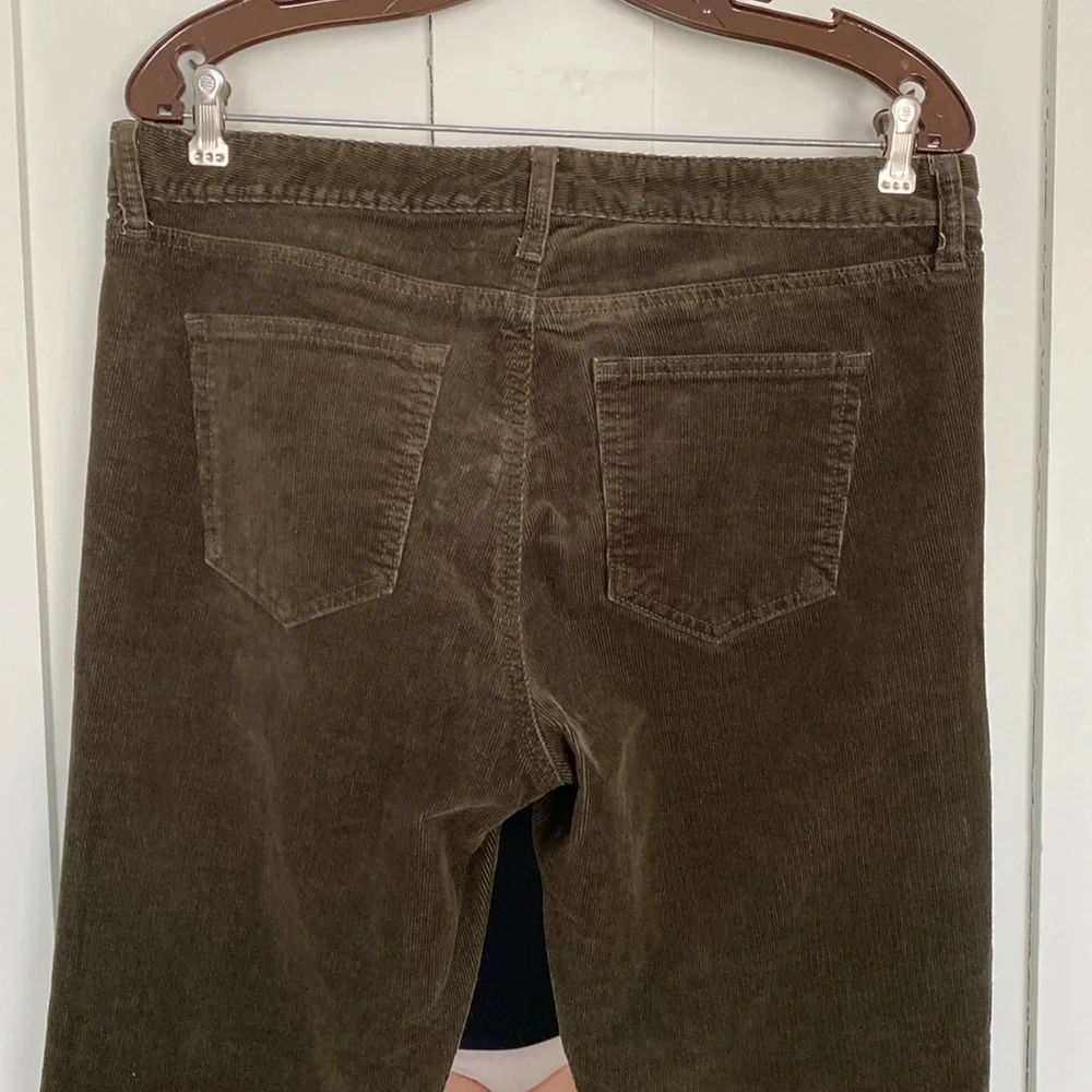 Like new Gap Perfect Boot corduroy pants - Picture 3 of 7